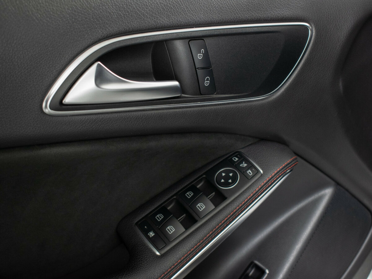 Купить Mercedes-Benz GLA 250 I (X156) Рестайлинг, 2018, 80 301 км, фото №16