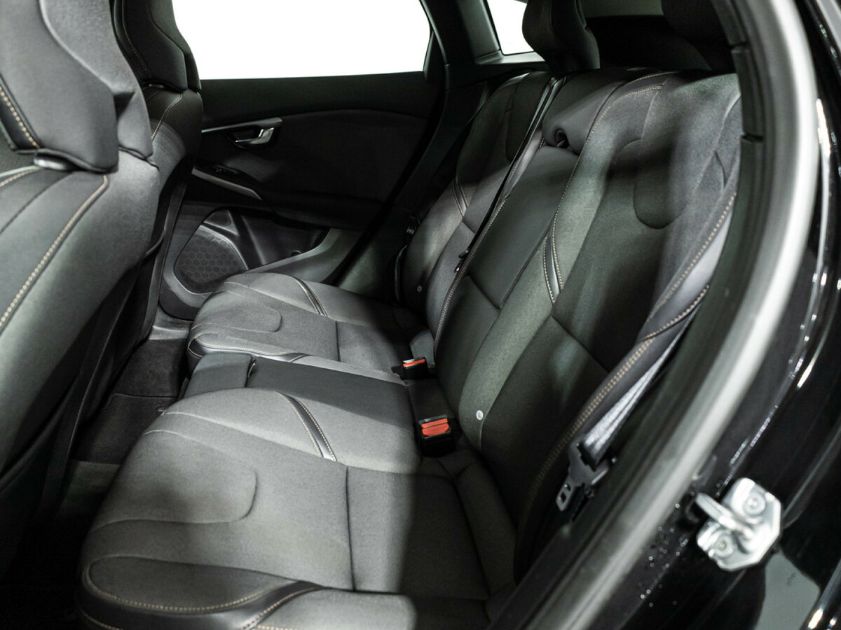 Купить Volvo V40 Cross Country I Рестайлинг, 2017, 45 000 км, фото №10