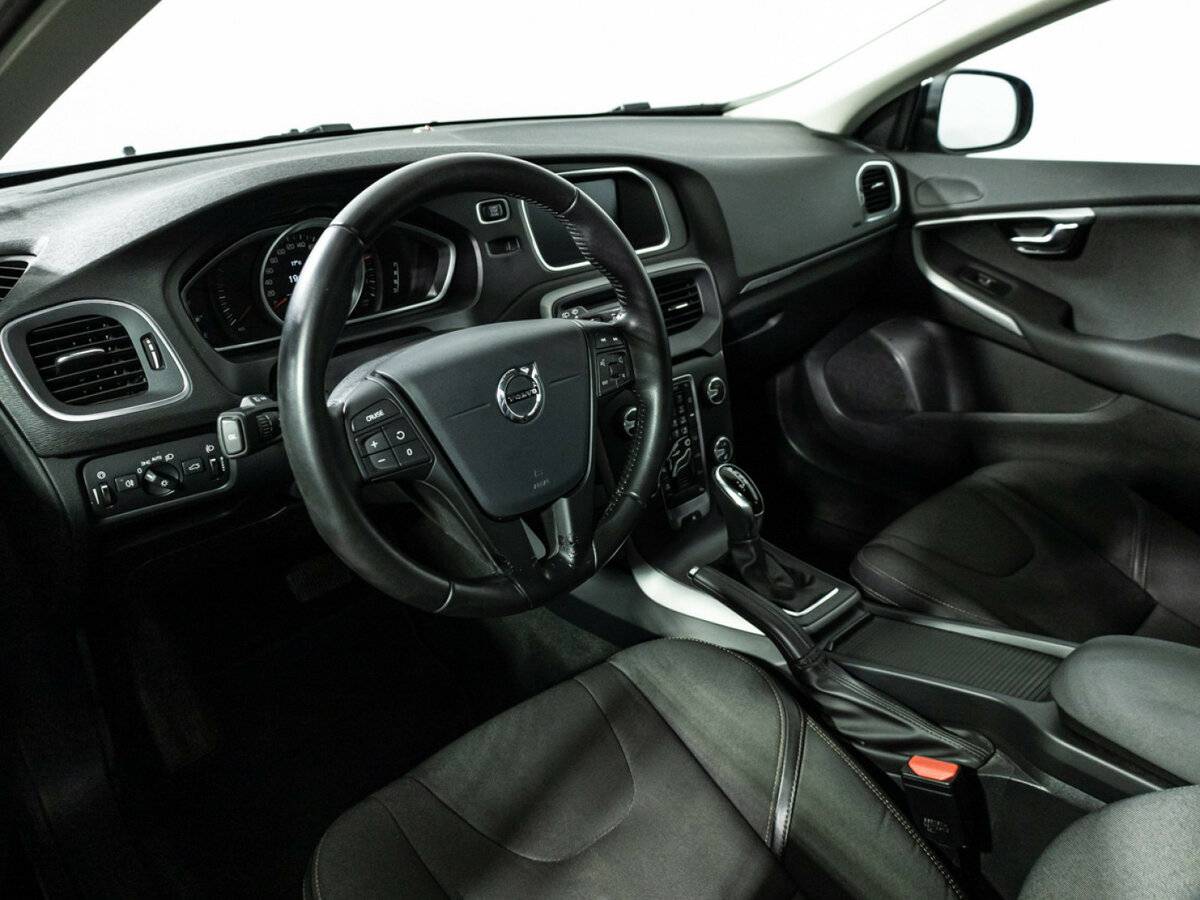 Купить Volvo V40 Cross Country I Рестайлинг, 2017, 45 000 км, фото №11