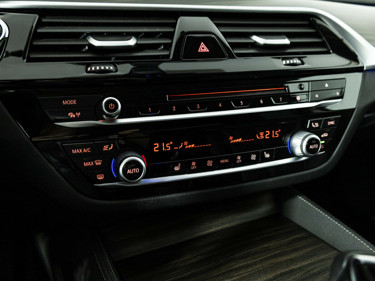 Купить BMW 5 серии 520d xDrive VII (G30/G31/G38), 2018, 61 332 км, фото №16