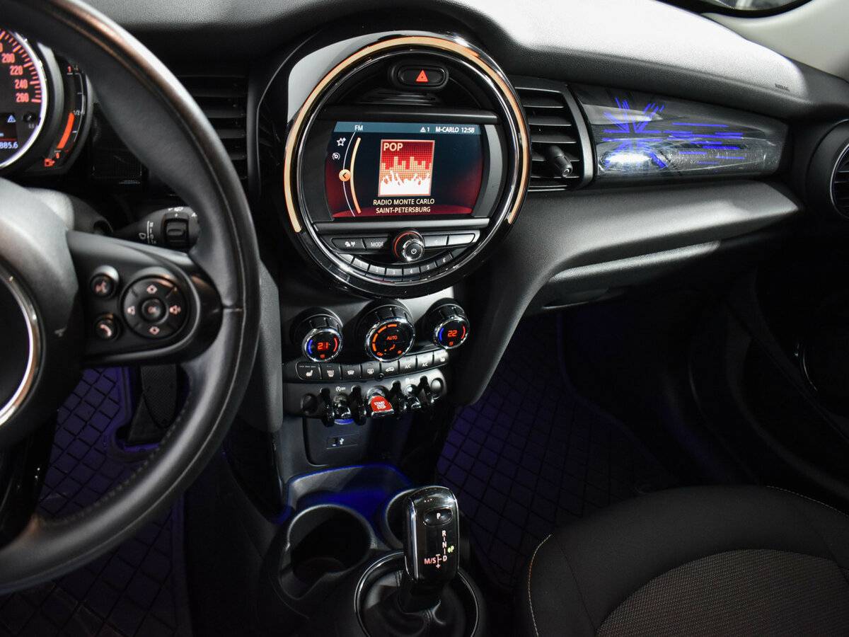 Купить Mini Hatch Cooper III (F55/F56) Рестайлинг, 2019, 56 300 км, фото №19