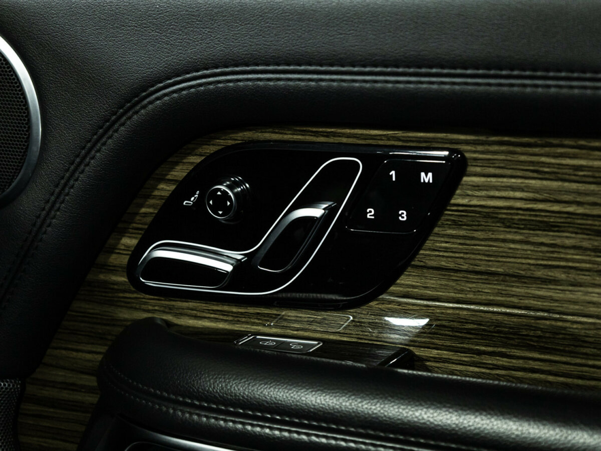 Купить Land Rover Range Rover Long IV Рестайлинг, 2018, 97 792 км, фото №17